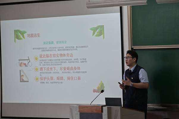 说明: https://www.sjziei.edu.cn/__local/9/74/32/180B1B7B44BD1B32A38C9CA9AC0_A80BBEE1_2DB62.jpg