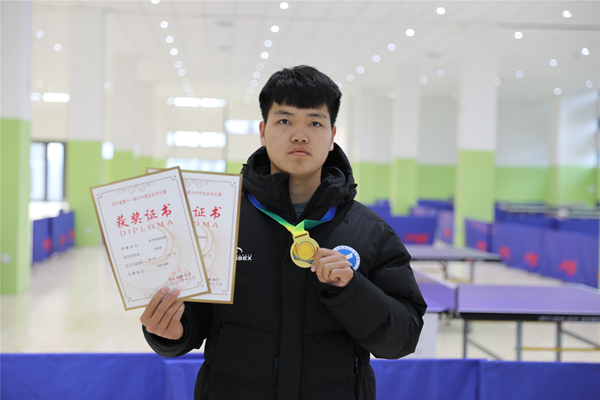 1608614525924397.jpg 刘宇鹏_副本.jpg